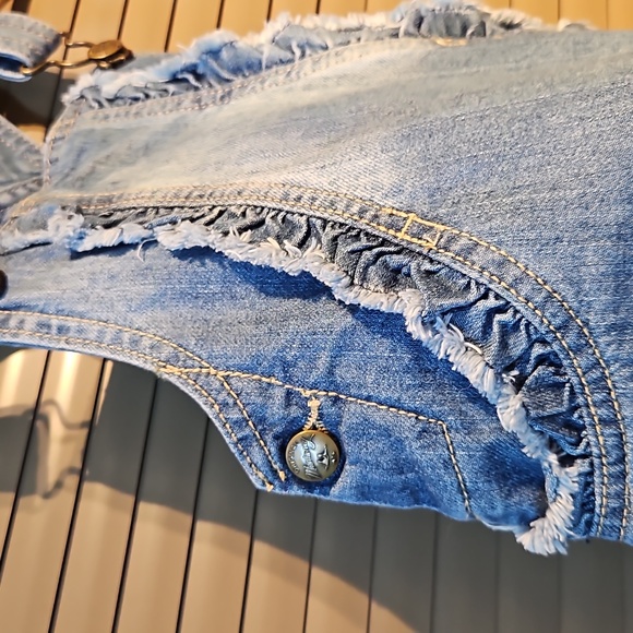 18-24ms Mantaray embroidered jeans dungaree skirt, adjustable shoulder straps - Picture 10 of 16